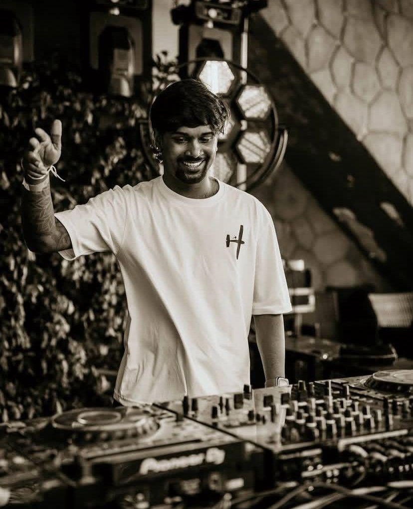 DJ Lidan's turntable mixer setup